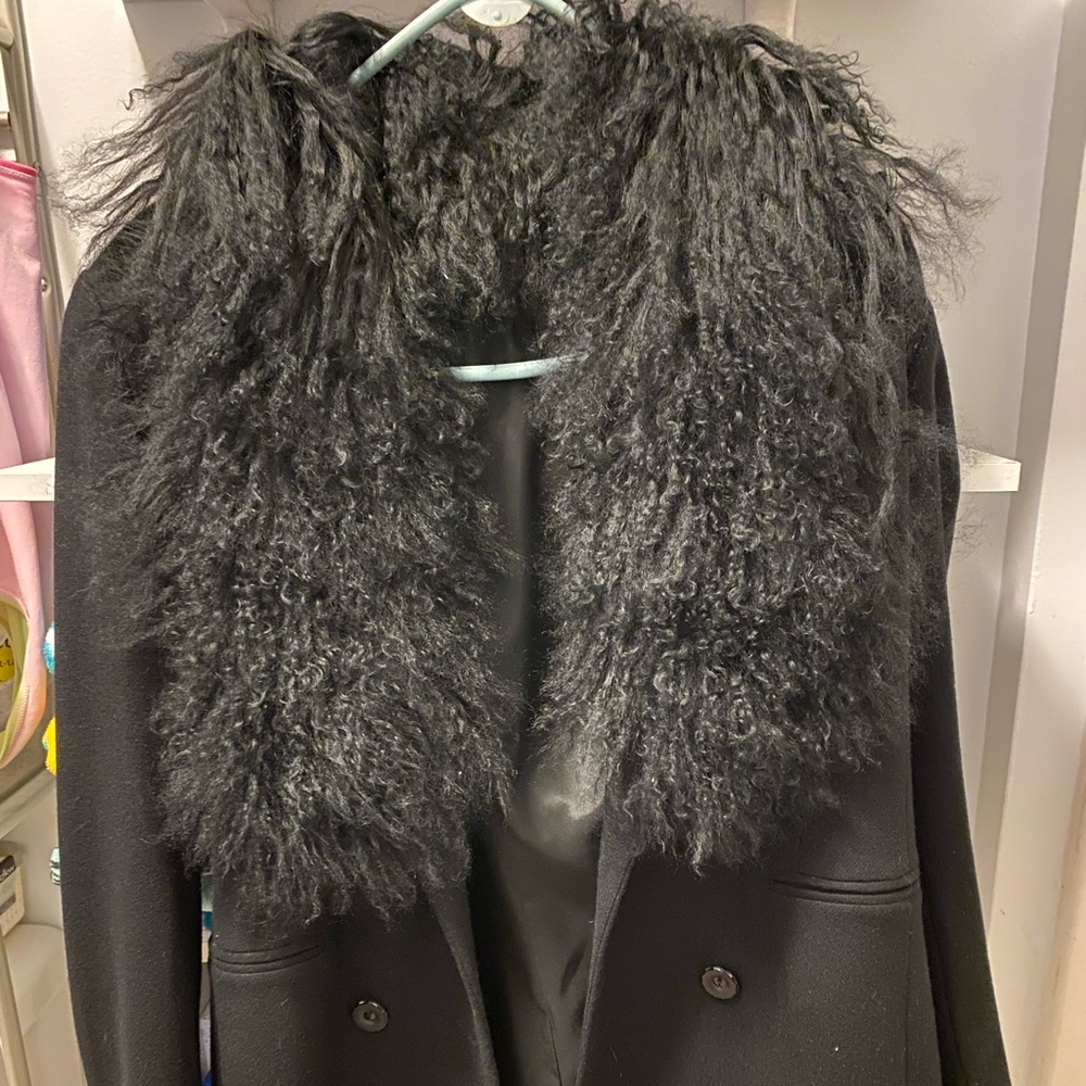Sara Roberts coat